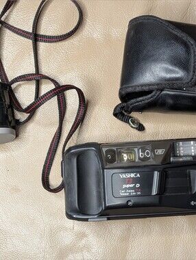 Yashica T3 Super D Compact 35mm Film Camera - Black - UNTESTED